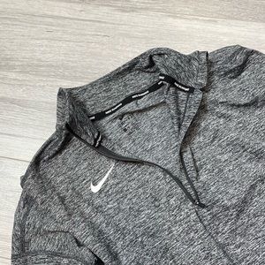Nike dri-fit light quarter zip